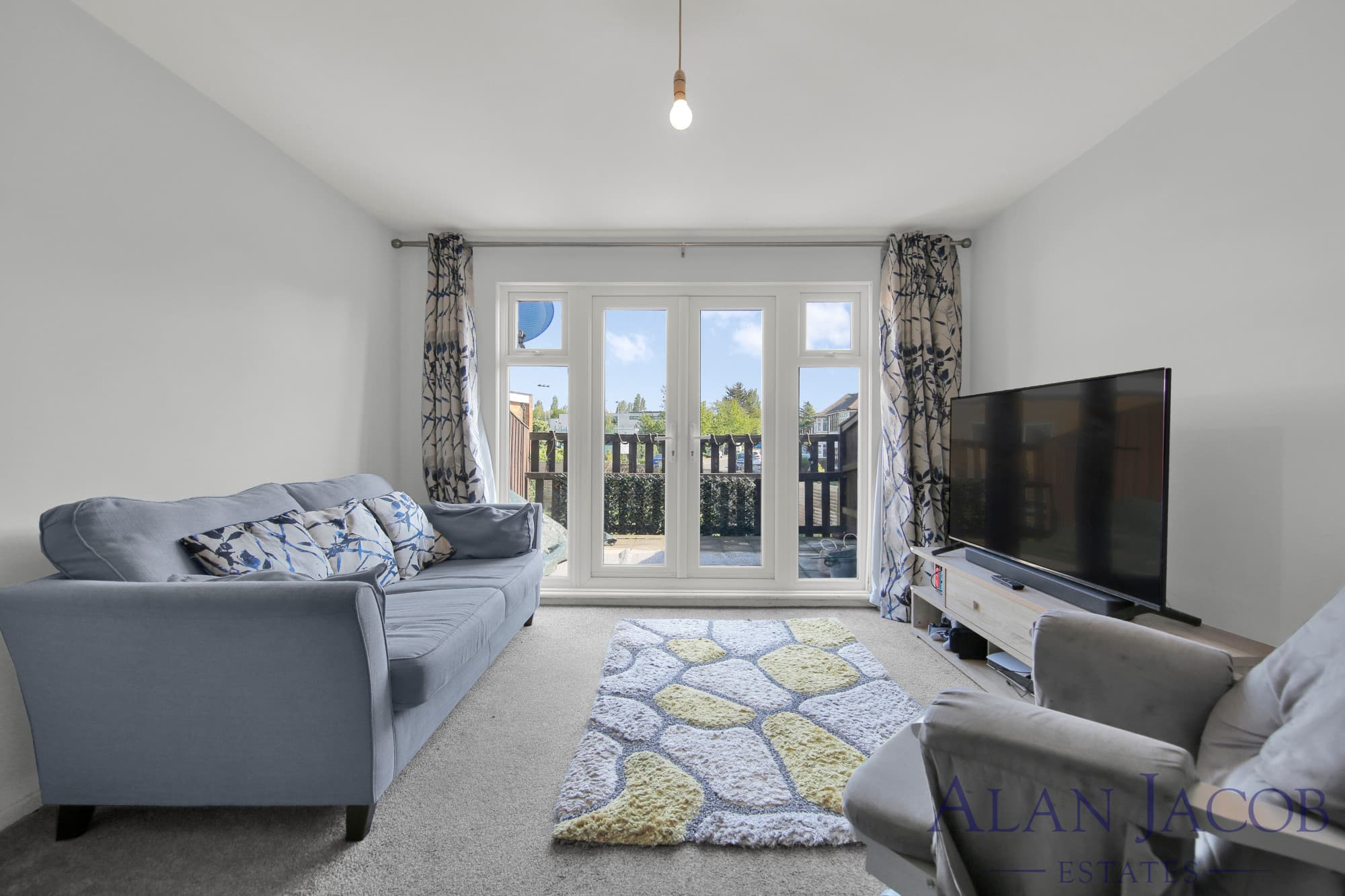 2 Bedroom Maisonette in Romford