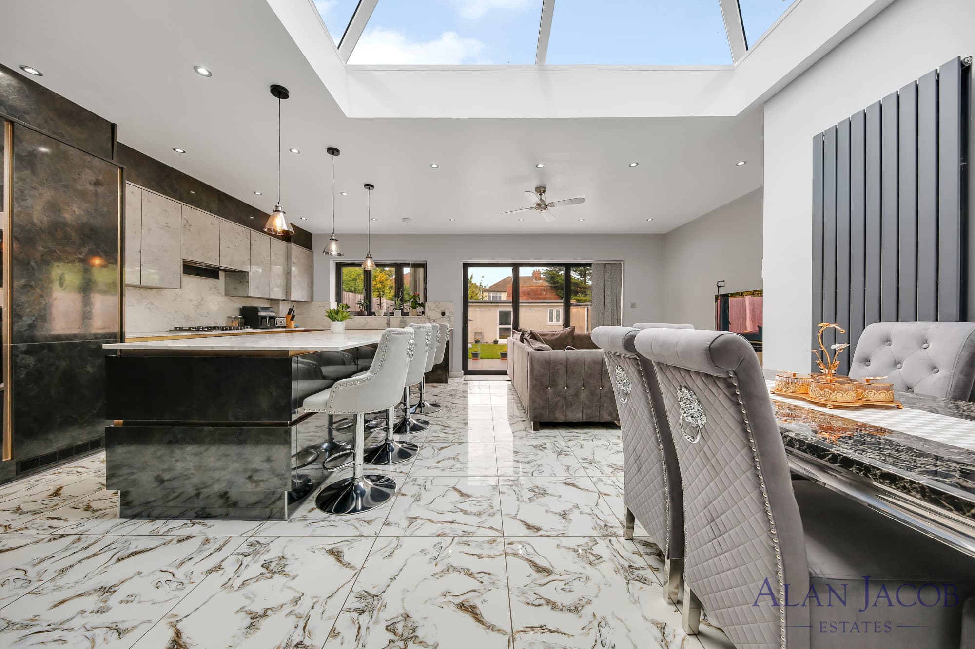 5 Bedroom Bungalow in Ilford