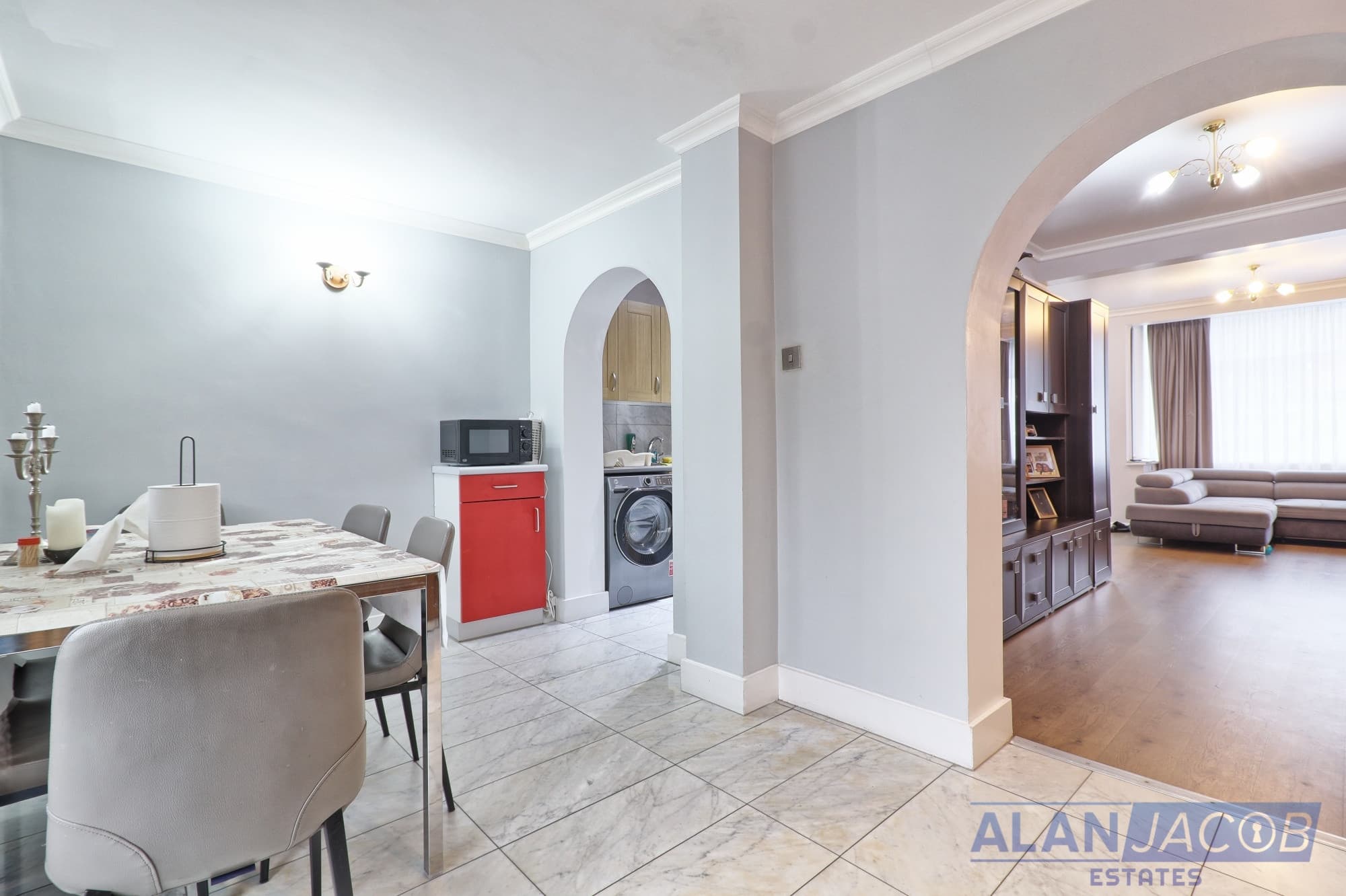 3 Bedroom House in Romford