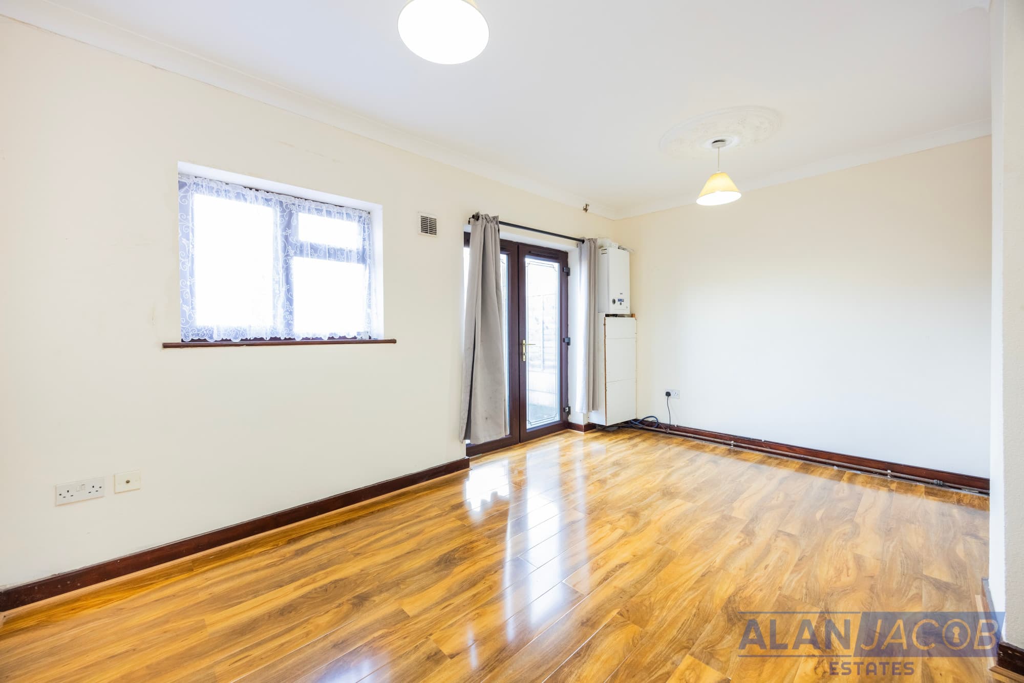 3 Bedroom House in Dagenham