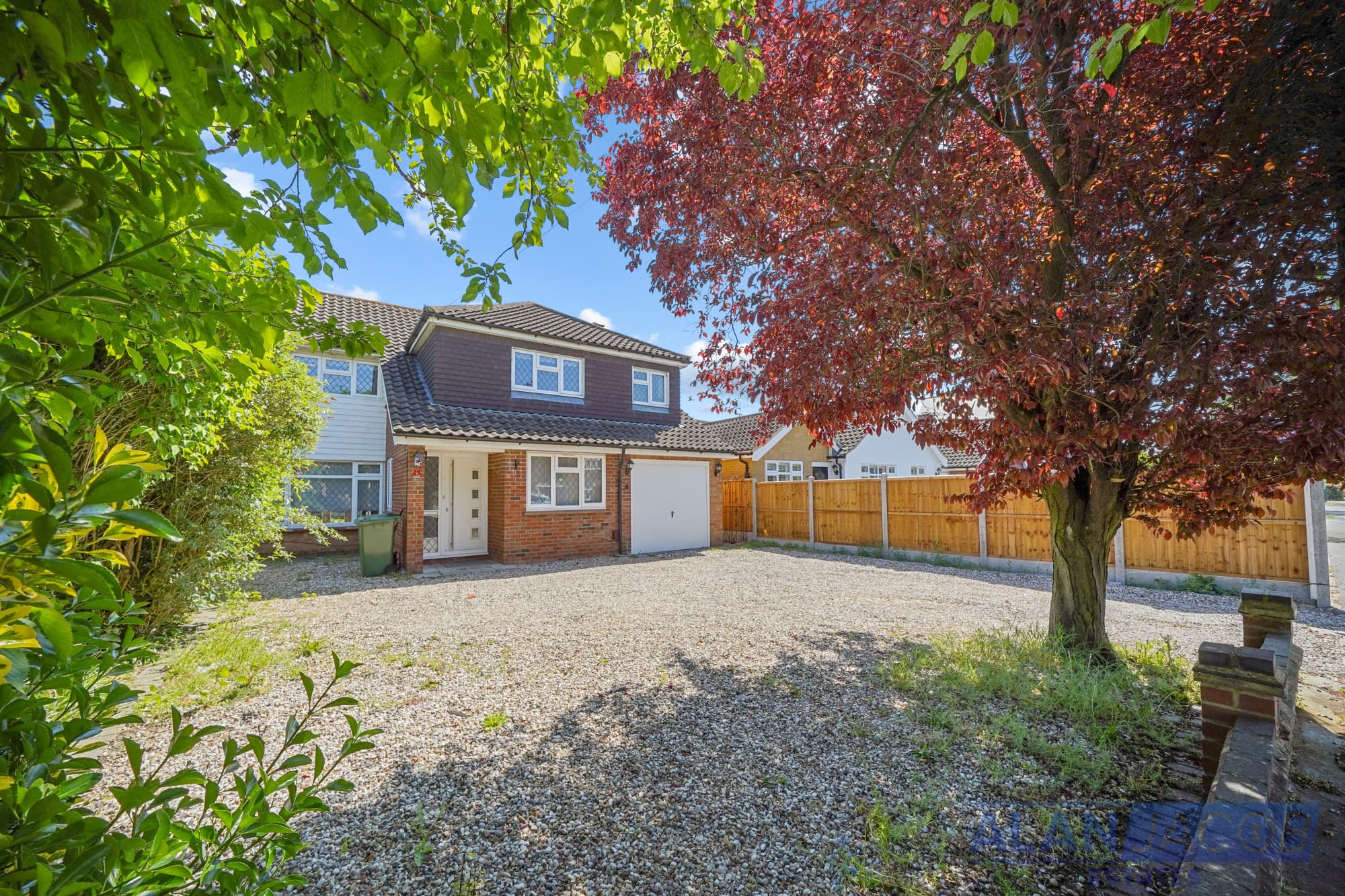 4 Bedroom Detached house in Hornchurch