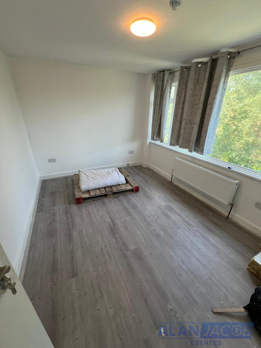 Dunster Crescent, Hornchurch