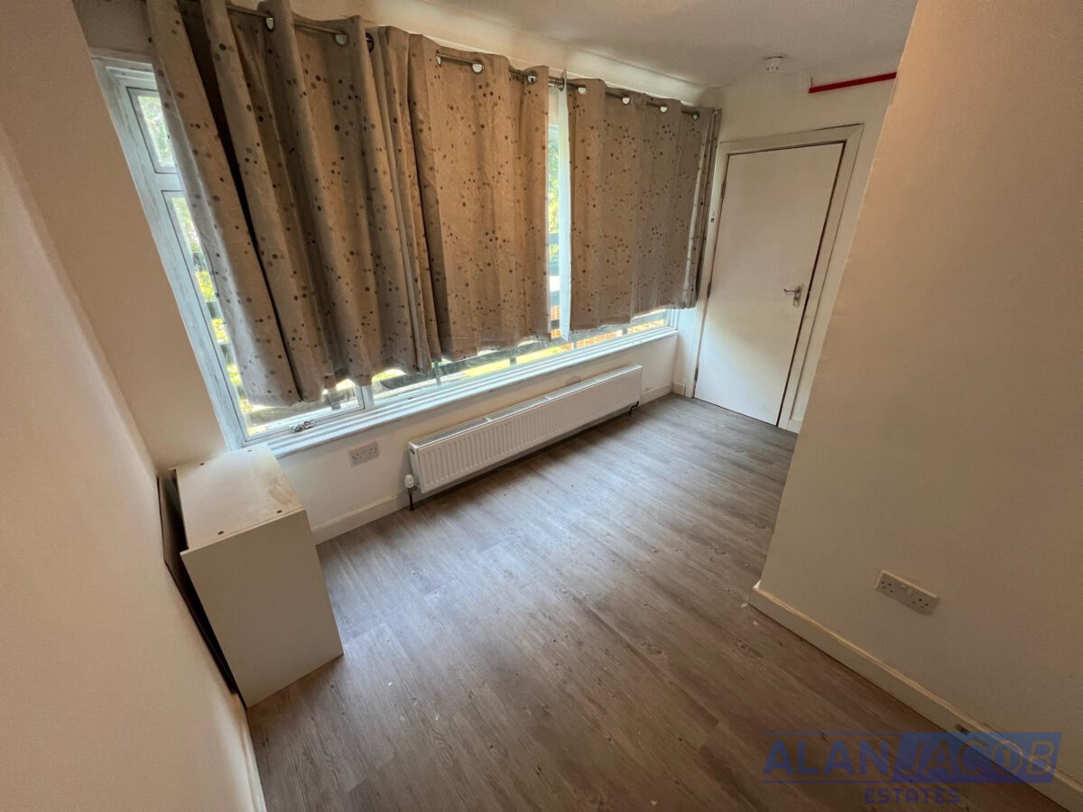 Dunster Crescent, Hornchurch