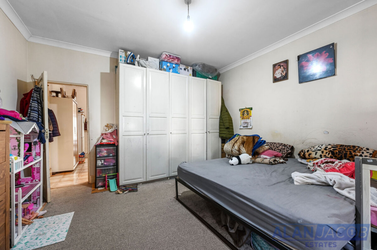 Westrow Gardens, Ilford