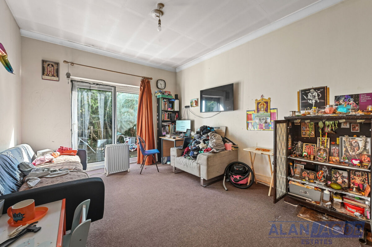 Westrow Gardens, Ilford