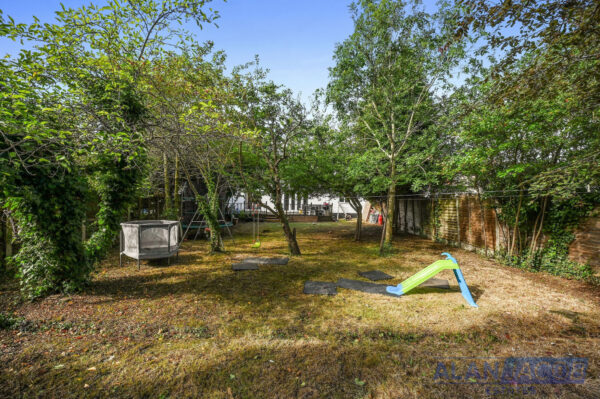 Westrow Gardens, Ilford