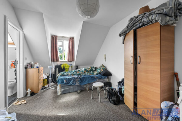 Westrow Gardens, Ilford