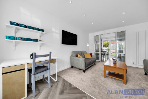 Kershaw Close, Hornchurch
