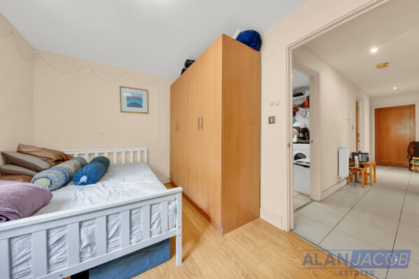 Sail Court, 15 Newport Avenue