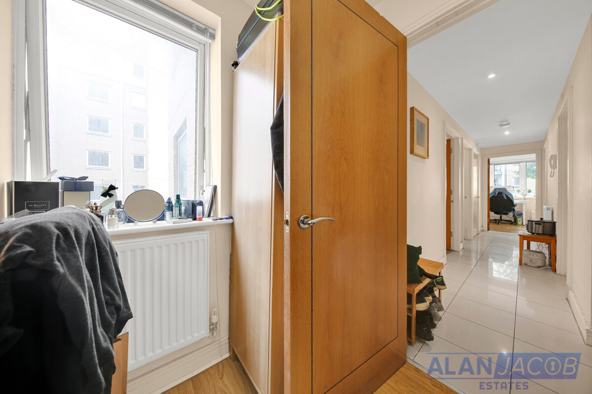 Sail Court, 15 Newport Avenue