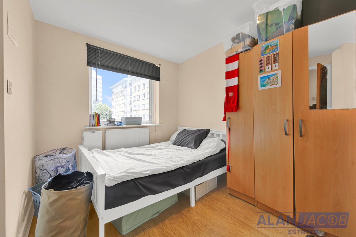 Sail Court, 15 Newport Avenue