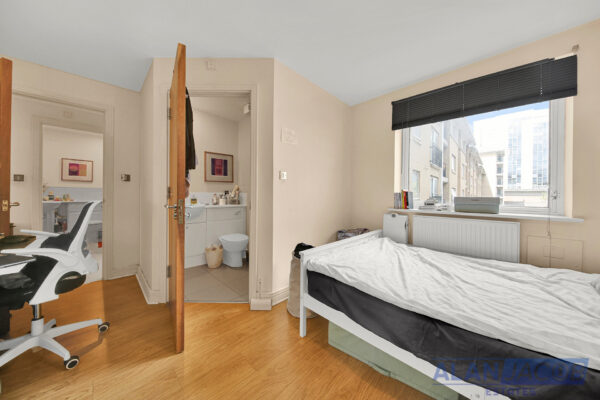 Sail Court, 15 Newport Avenue