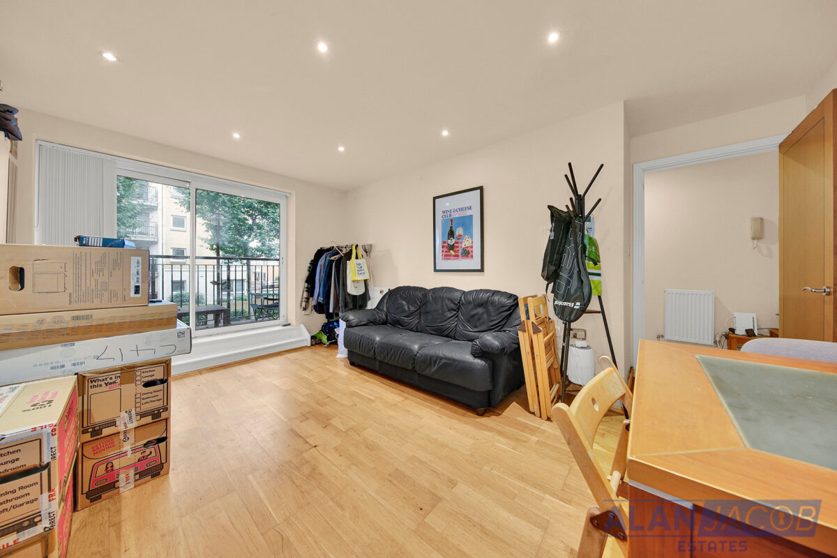 Sail Court, 15 Newport Avenue