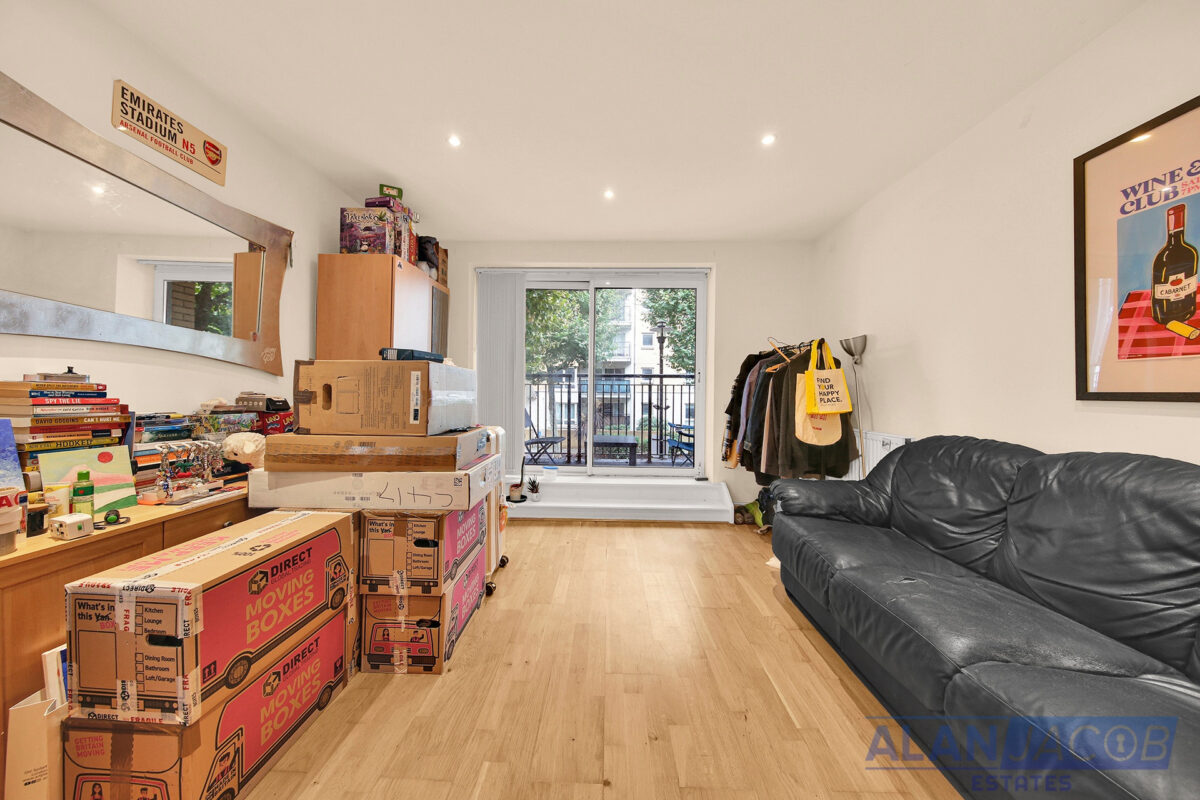 Sail Court, 15 Newport Avenue
