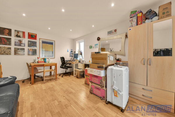 Sail Court, 15 Newport Avenue