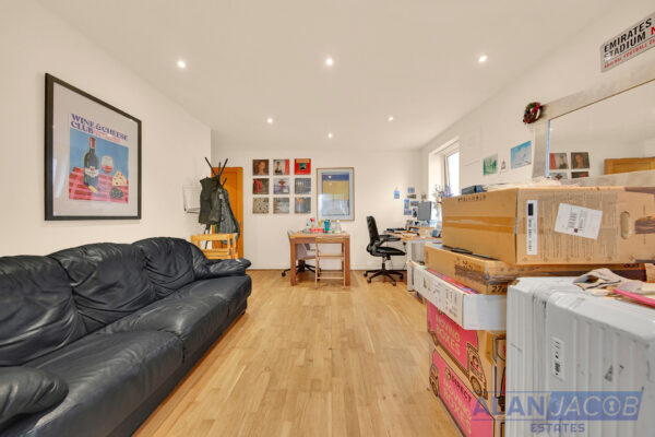 Sail Court, 15 Newport Avenue