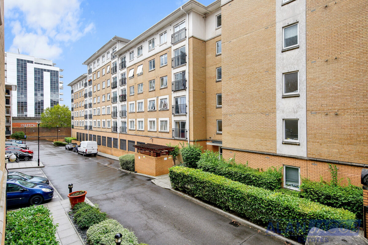 Sail Court, 15 Newport Avenue