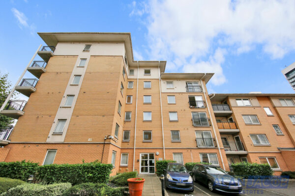 Sail Court, 15 Newport Avenue