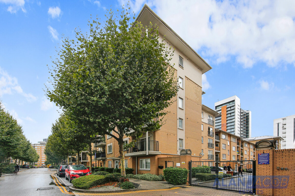 Sail Court, 15 Newport Avenue