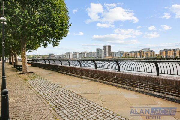 Taffrail House, Burrells Wharf Square
