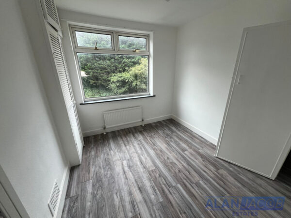Dorrington Gardens, Hornchurch