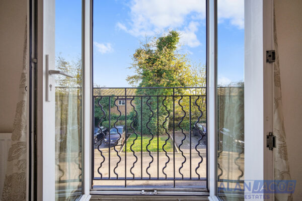 College Court, Romford