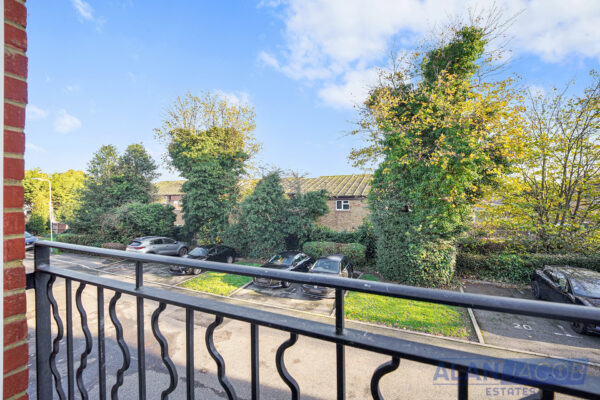 College Court, Romford