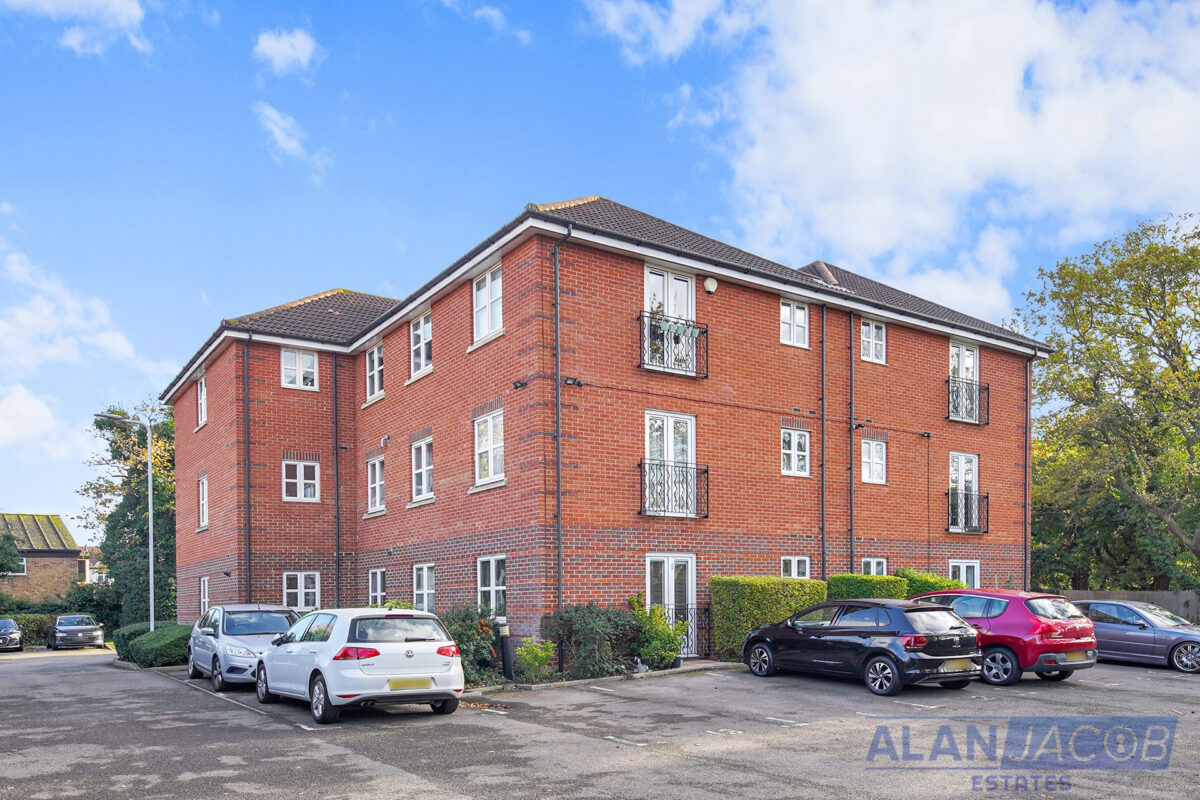 College Court, Romford