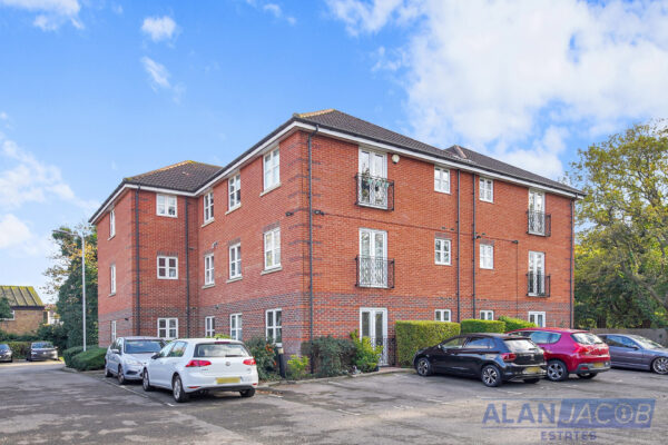 College Court, Romford