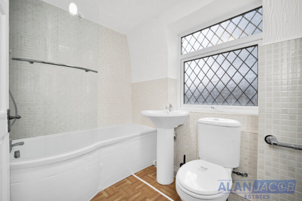 Chigwell View, Romford