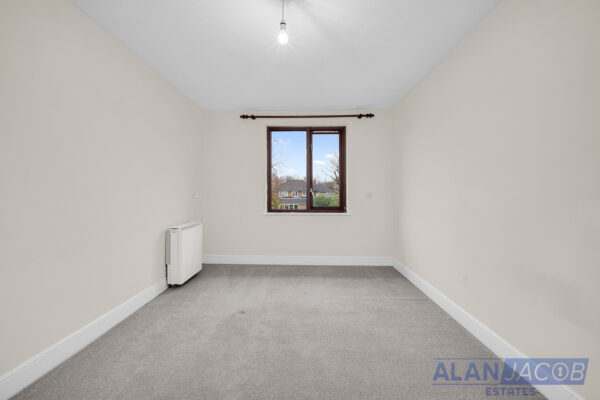 The Lawns, Uplands Road