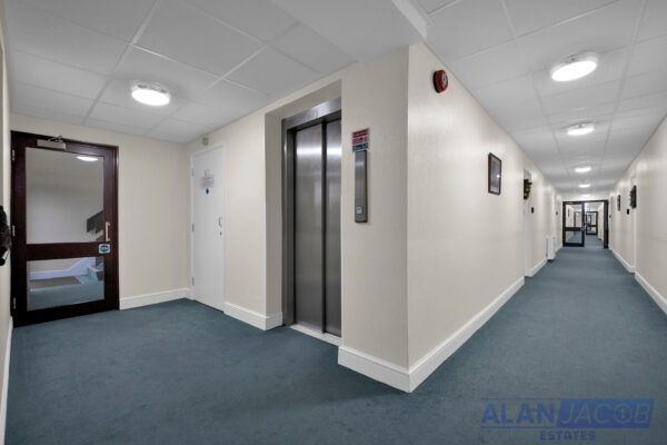 The Lawns, Uplands Road